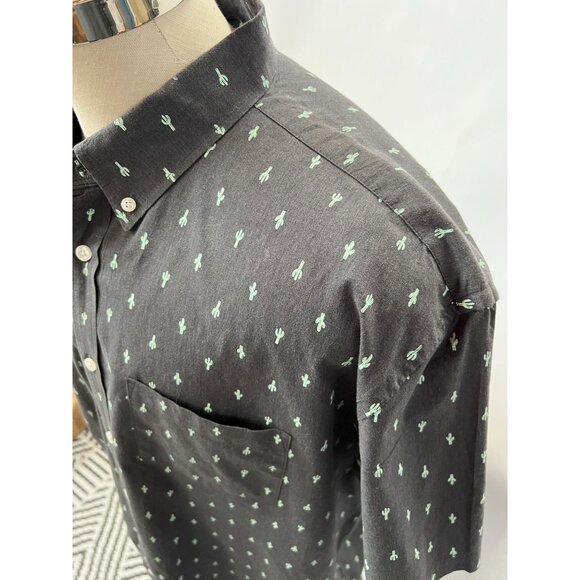 Mens Old Navy Gray Classic Fit Short-Sleeve Button-Up Shirt With Green Cactus Pr - Picture 2 of 16